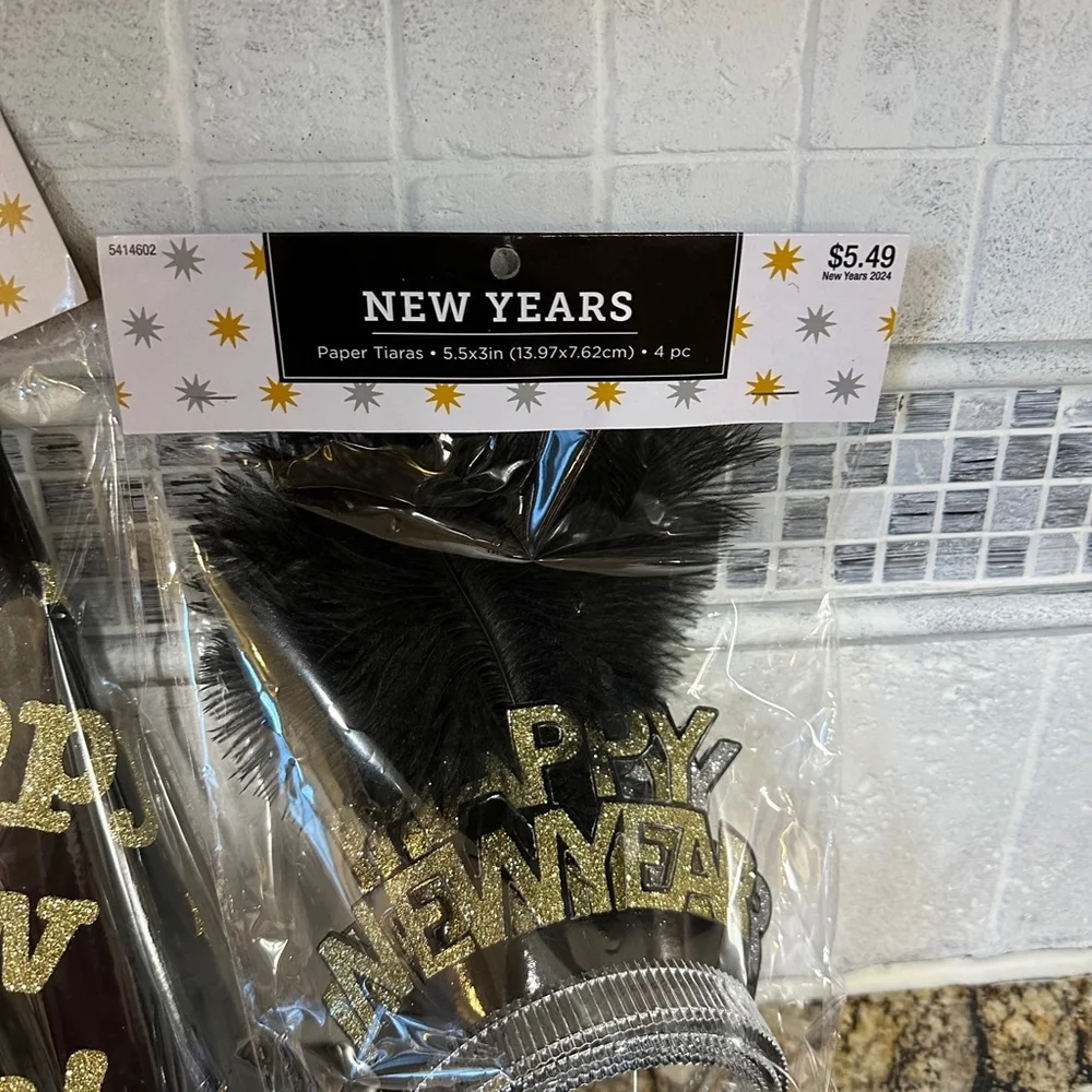NEW! New Years Party Hats (8) Tiaras (4) & Noisemakers (8) Black & Gold Bundle!